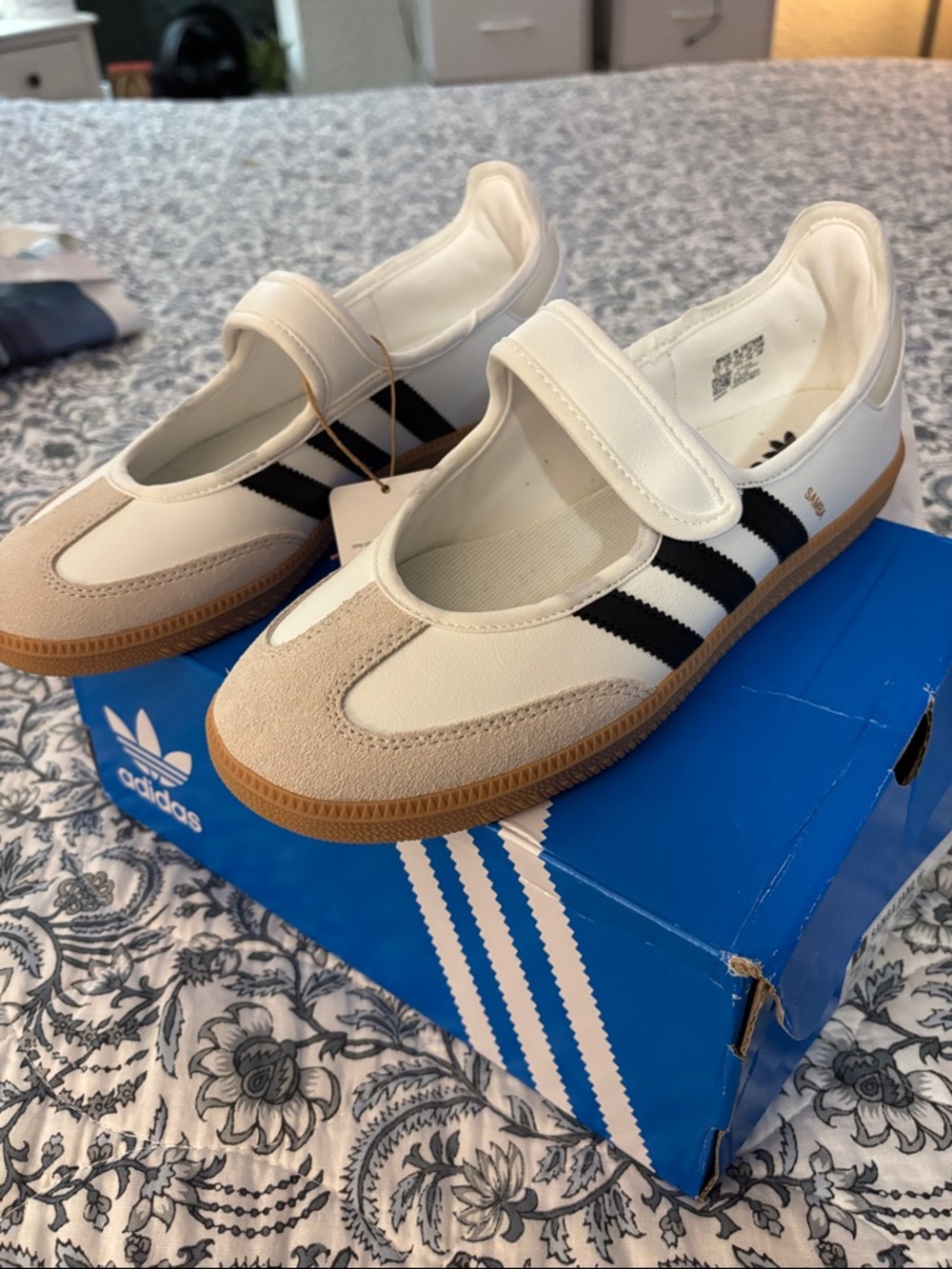 Brand new Adidas Samba Mary-Jane Sneakers in White, Beige and Black